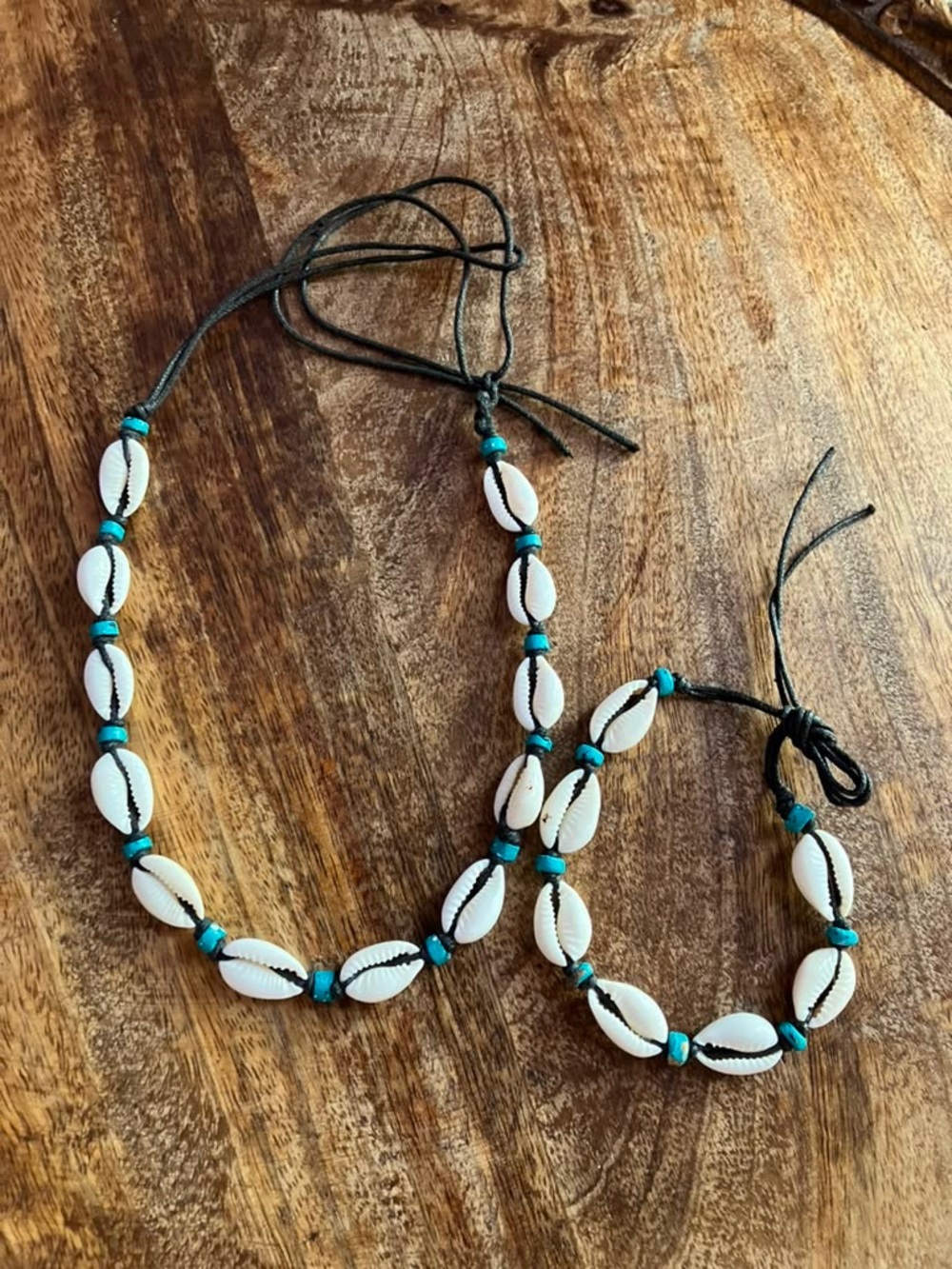 Mallorca Boutique White Shell Necklace and Bracelet Set with Turquoise Beads